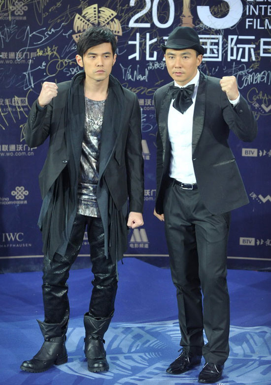 现出了非同 现出了非同