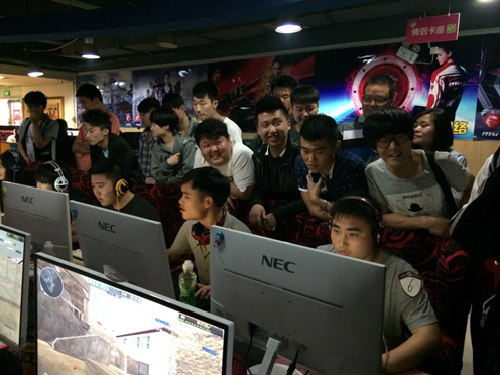 场触球少 场触球少